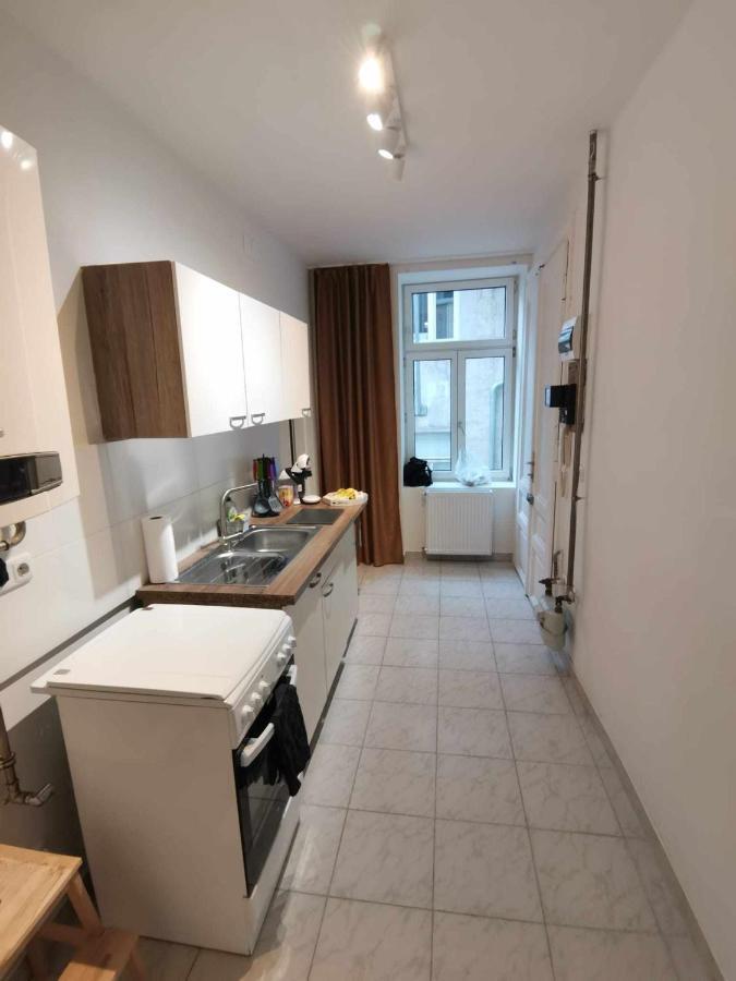 Central Apartment Metro 1 Min. Wien Exterior foto